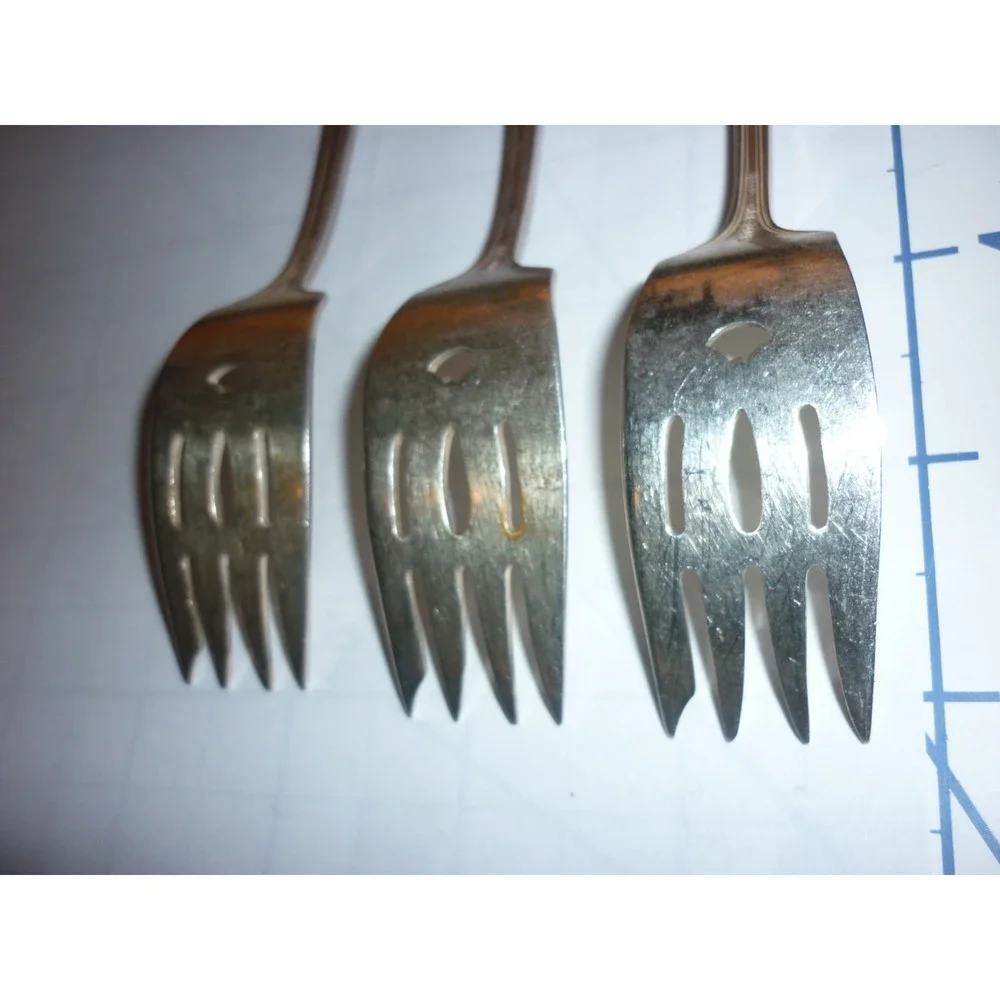 3 GM Co EP Pat.‎ silverplate fork Pastry Antique Monogram Gorham